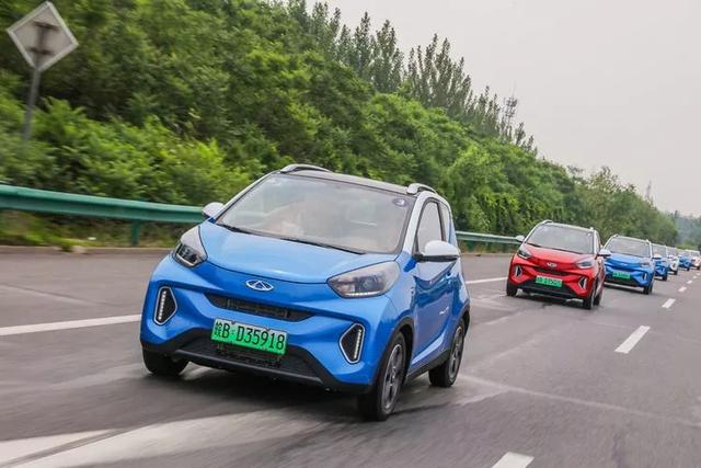 充电太麻烦了！纯电车为什么不能统一电池规格，进行模块化更换？