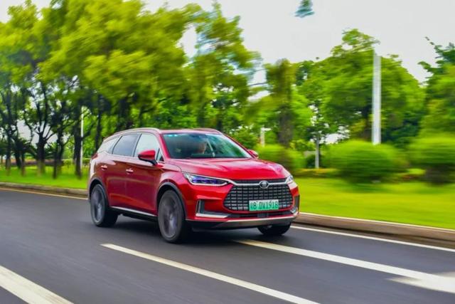 我们实测了48台主流电动车，75%的车型续航不到400公里