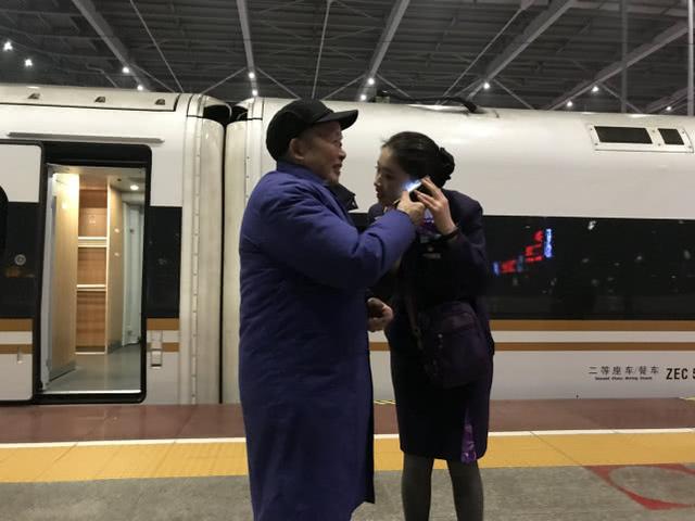 浙大教授爆料：苹果手机暗藏“窃听器”？消费者如何保障个人隐私