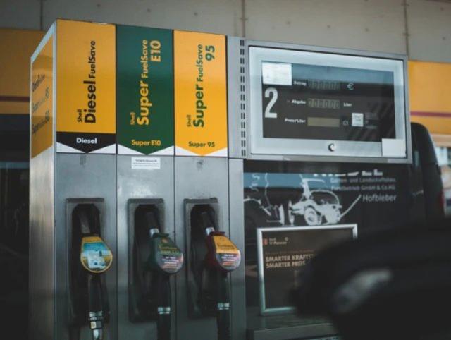 国际油价狂跌触底间接导致电动车市场一日之间缩水半数以上？