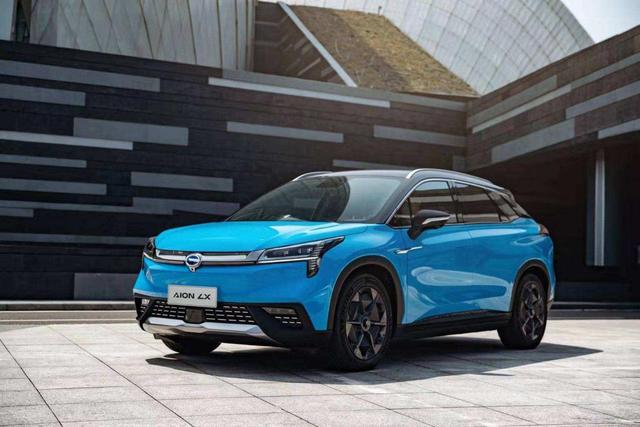 纯电续航将突破700km，里程焦虑还是难题？靠啥彻底根治？