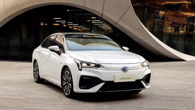 不怕特斯拉当狼，就怕把自己当羔羊！自主品牌谁最能打狼？