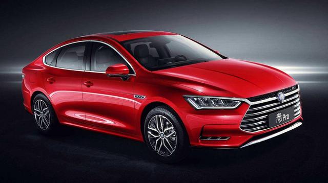 新能源车的纯电续航之谜，宝马加量不加价，比亚迪减价减量？