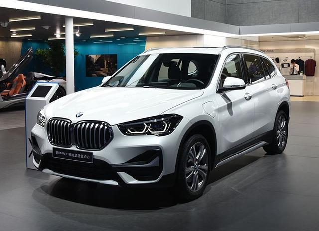 新能源车的纯电续航之谜，宝马加量不加价，比亚迪减价减量？