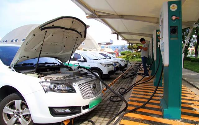 为什么很多人买了电动车就后悔了？内行人：主要因为这4点