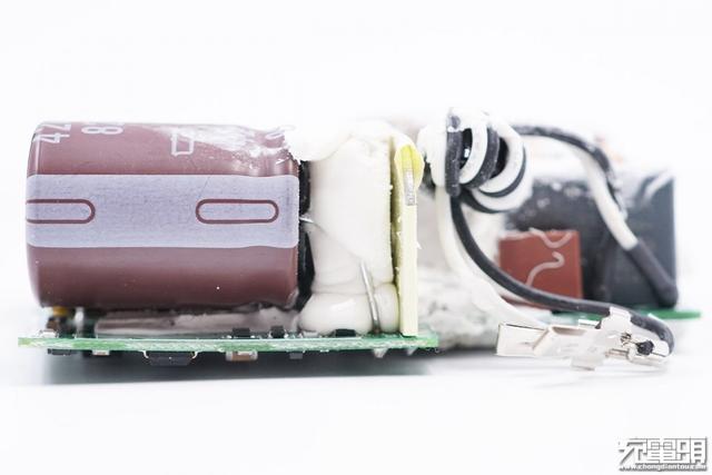小米90W USB PD快充充电器拆解，用料确实猛