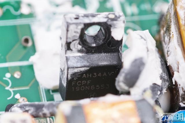 小米90W USB PD快充充电器拆解，用料确实猛