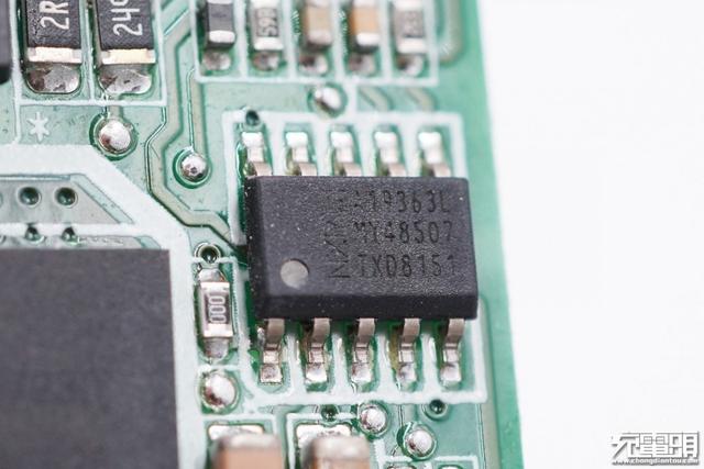 小米90W USB PD快充充电器拆解，用料确实猛