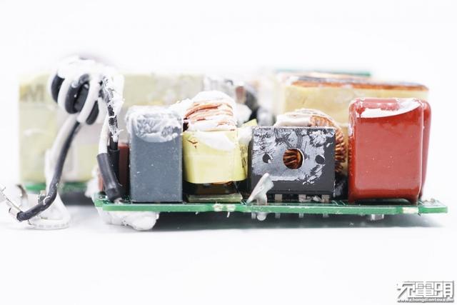 小米90W USB PD快充充电器拆解，用料确实猛