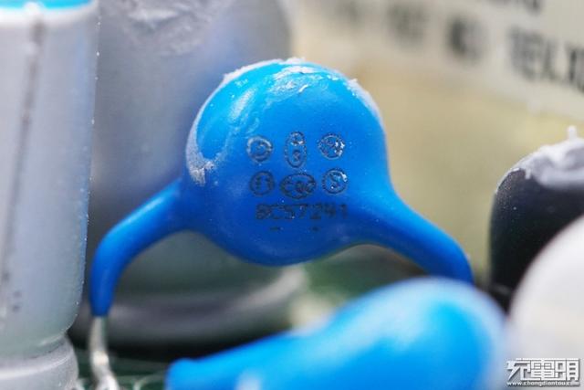 小米90W USB PD快充充电器拆解，用料确实猛