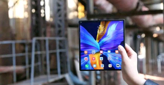 余承东公开“道歉”，华为“天价机”引热议，网友：京东方来背锅