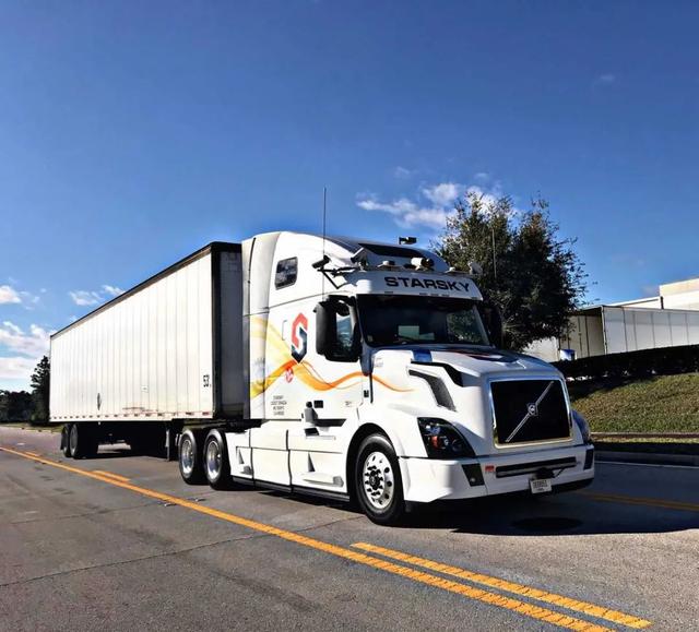 融资1.5亿的无人卡车公司，现在猝死了：一半员工都在搞人工货运