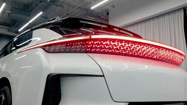 走进法拉第未来：一家奋力求生的电动车公司