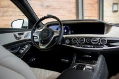 抛弃双横屏，奔驰也要开始「致敬」特斯拉了？