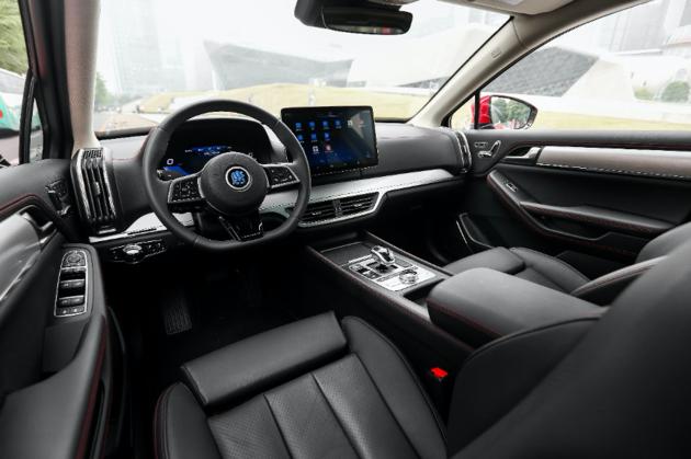 第一次“触电”要慎重，长续航能快充高品质又安全的唐EV是首选