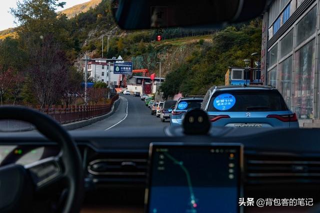 新能源汽车自驾游甘孜，充电倒是小事，一路状况不断