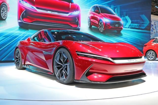 比亚迪开始反击，除了比亚迪汉，王传福还悄悄开了5家子公司