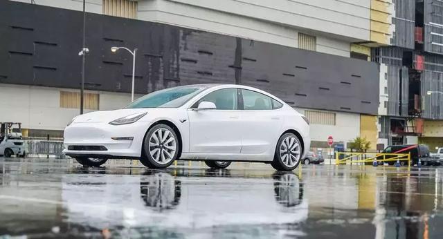 为什么说特斯拉越来越像中国花木兰？|灵机e动