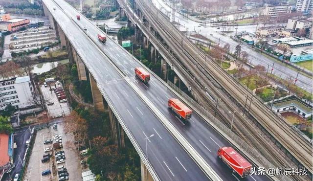 关键时刻还得看京东和顺丰，连续运输物资高达15000吨！