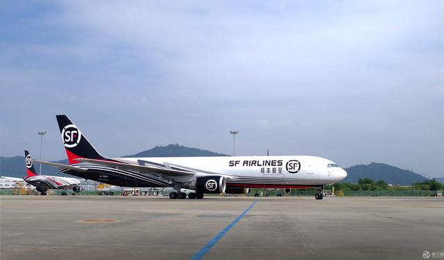 顺丰收费高不包邮的理由：因为他们要养灰机，记顺丰快递货机队