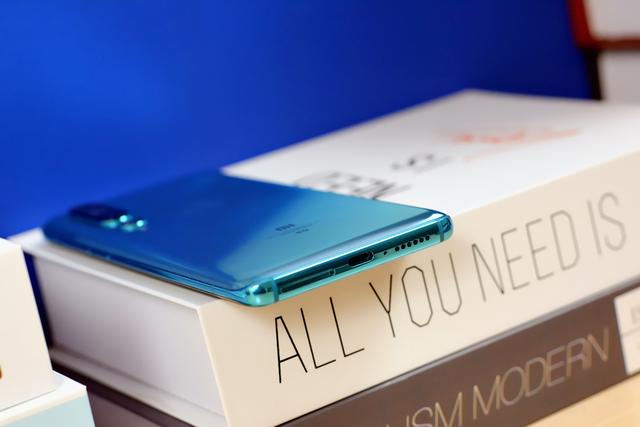 小米10发布满月，京东平台销量已超华为，这份答卷雷总应该很满意