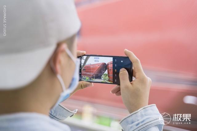 强大的性能旗舰手机！骁龙865+双模5G，极速体验秀翻全场！