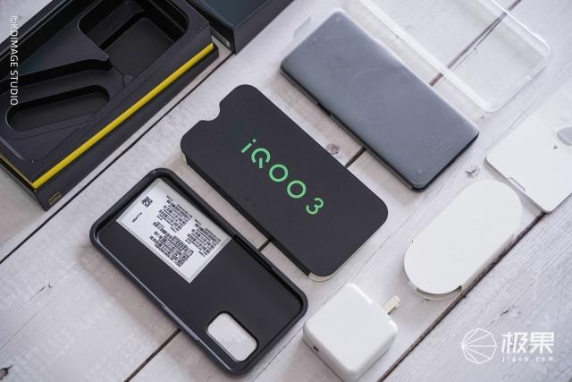 强大的性能旗舰手机！骁龙865+双模5G，极速体验秀翻全场！