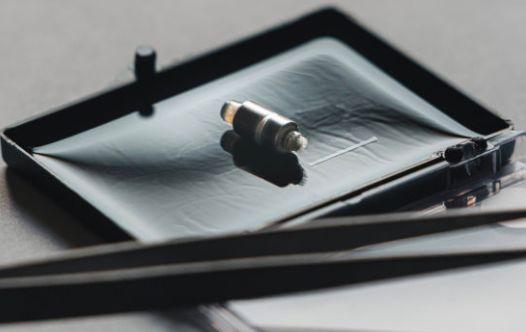 挑战马斯克Neuralink！斯坦福全新脑机接口，直连大脑和硅基芯片