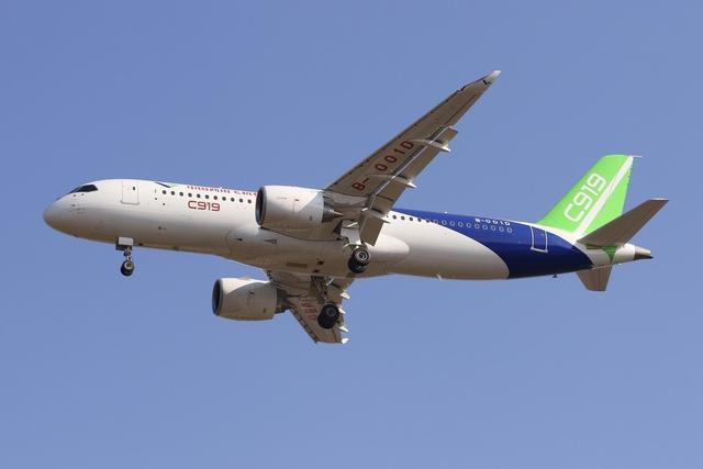 中国造出8万吨庞然大物，德国人死活不信，组团看后认清现实