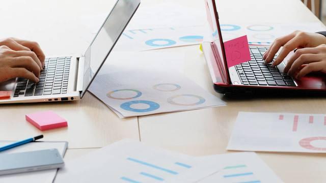 网站seo优化快速排名关键词！网站seo优化开启线上接单流行模式