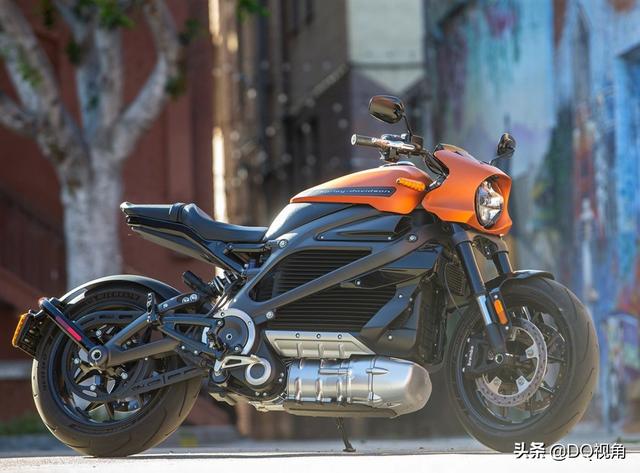 哈雷电动复古摩托亮相，92马力续航不足200km，可模拟排气声浪