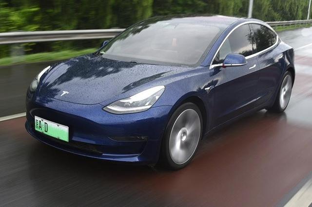 李书福电动豪车上市，将正面硬杠特斯拉！看马斯克还敢狂不？