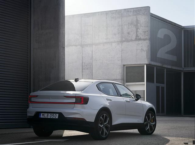 李书福电动豪车上市，将正面硬杠特斯拉！看马斯克还敢狂不？