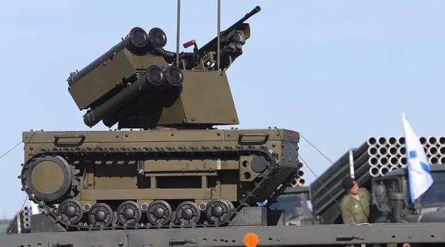 俄军加快发展战斗机器人