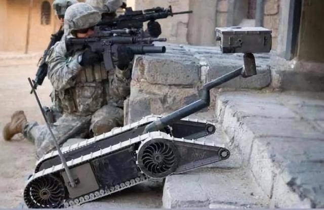 俄军加快发展战斗机器人