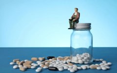 第一款AI药物诞生：英国公司“光速”制药碾压传统研发