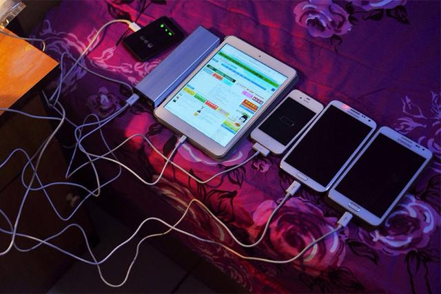 华为EMUI引入重磅功能：AI再立功，以后再也不担心手机整夜充电了