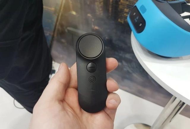 苹果用Vive Focus手柄内测；?买小派头显送《半衰期：爱莉克斯》