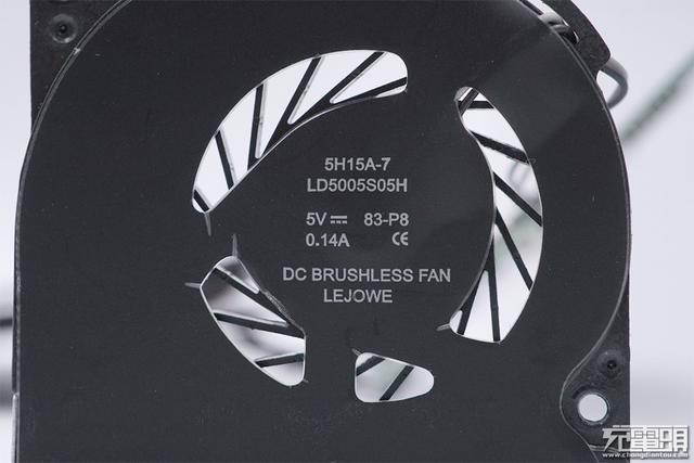 电商爆款无线充：南孚AirCharge立式风冷无线快充深度拆解