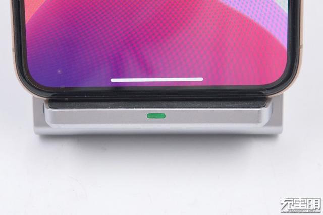 电商爆款无线充：南孚AirCharge立式风冷无线快充深度拆解