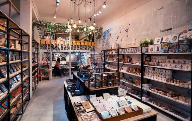 商场“反杀”纯电商的方法，终于找到了