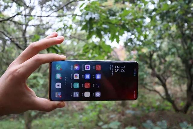 华为P40Pro相机太强大，卢伟冰承认要学习，OPPO自叹不如