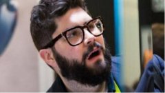 美国小哥第一次来中国，一进银行就迷茫了：你们管这叫银行？