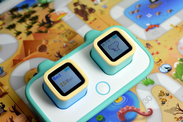 小米推出小木机器人，两个屏幕可同时操作，还支持多种桌游