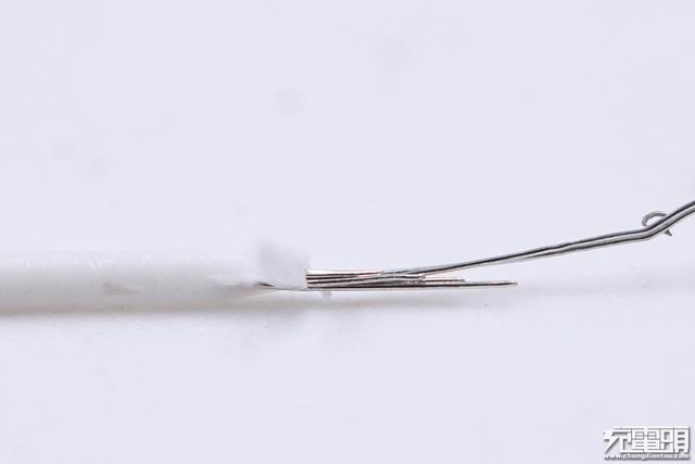 我们拆了红魔100W USB-C快充数据线：这做工，小米都汗颜