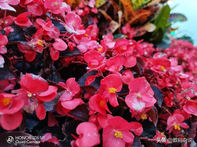 麒麟820首发机究竟值不值？2399元起的荣耀30S评测