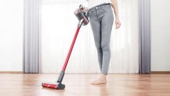 电池革命！石头科技发布全球首款聚合物超轻电池手持无线吸尘器