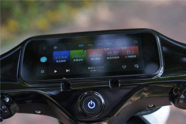 电动车上内置了小爱同学会是种什么体验？现在，它就来了！