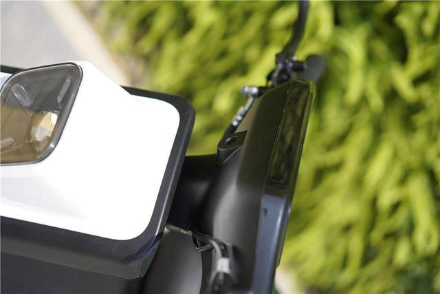 电动车上内置了小爱同学会是种什么体验？现在，它就来了！