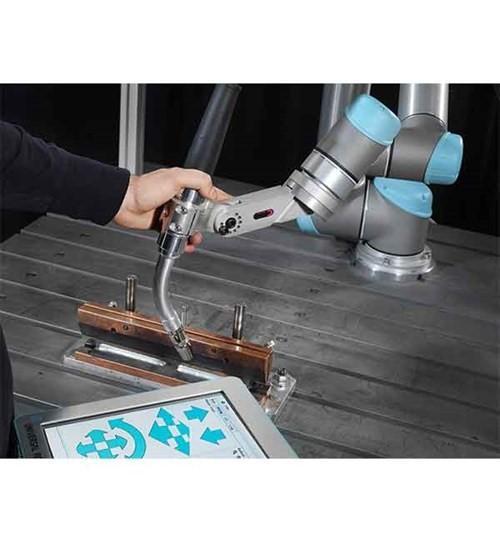 优傲机器人推出UR+应用套件 显著简化协作机器人部署